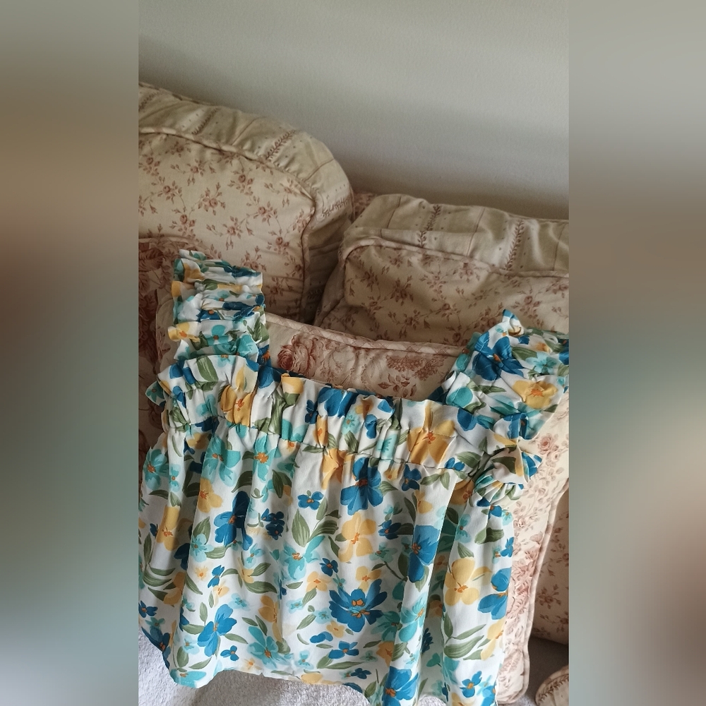 Floral Ruffle Blouse